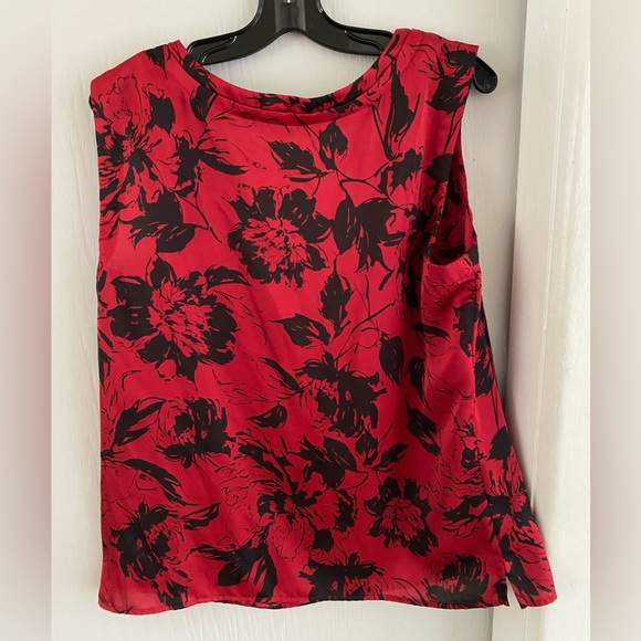Women’s Talbots red and black sleeveless size large blouse - Picture 2 of 5